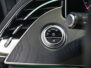 Mercedes-Benz E 220 d AMG Sport Advanced 29 navigation