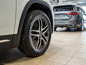 Mercedes-Benz GLA 250 e Progressive 5 navigation