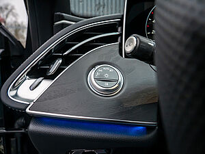 Mercedes-Benz E 220 d T AMG Line Premium 16 navigation