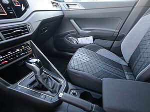 Volkswagen Taigo R-Line 1,5 l TSI 16 navigation