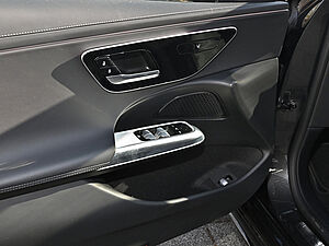 Mercedes-Benz E 220 d T AMG Line 27 navigation