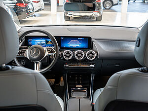 Mercedes-Benz B 180 Progressive Advanced Plus 8 navigation