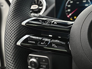 Mercedes-Benz GLA 200 AMG Line 15 navigation