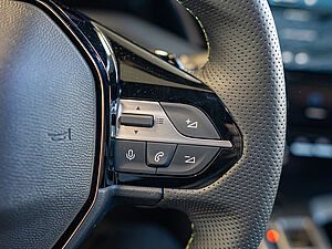 Peugeot 408 GT HYBRID 225 e-EAT8 13 navigation