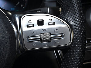 Mercedes-Benz C 200 Cabrio AMG Line 18 navigation