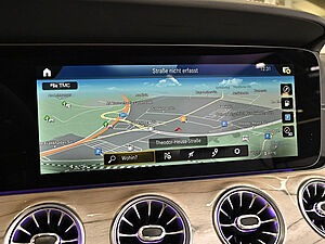 Mercedes-Benz E 220 d Coupé AMG Line 11 navigation