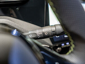 Peugeot 408 GT HYBRID 136 e-DSC 16 navigation