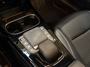 Mercedes-Benz A 250 e Progressive 13 navigation