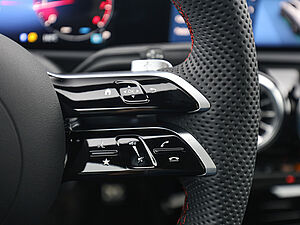 Mercedes-Benz CLA 180 AMG Line Edition 20 navigation