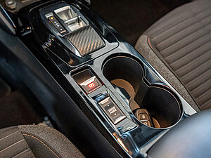 Peugeot 2008 e-Active Elektromotor 136 Automatik 12 navigation