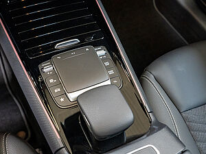 Mercedes-Benz GLA 250 e Style 13 navigation