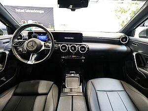 Mercedes-Benz A 200 d Progressive Advanced 8 navigation