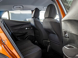 Peugeot 2008 Active 1.2 PureTech 130 EAT8 4 navigation