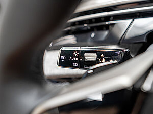 Peugeot 5008 Allure HYBRID 136 e-DSC6 15 navigation