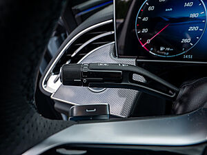 Mercedes-Benz E 300 e AMG Line 16 navigation