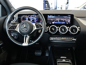 Mercedes-Benz GLA 200 Progressive Advanced 9 navigation