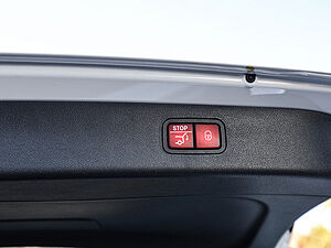Mercedes-Benz E 200 T AMG Advanced Plus Superscreen 33 navigation