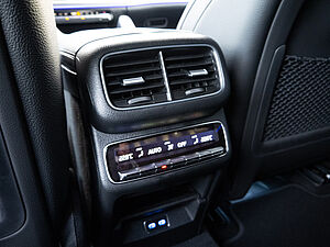 Mercedes-Benz GLE 450 4M AMG Line 8 navigation