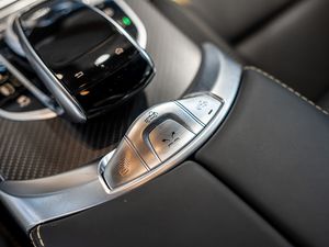 Mercedes-Benz C 63 AMG S Cabrio Final Edition Vmax Perf Dis 14 navigation