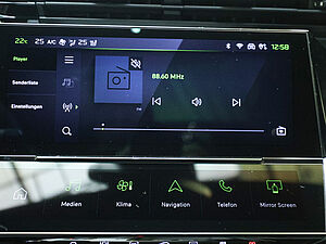 Peugeot 308 SW GT HYBRID 136 e-DSC6 12 navigation