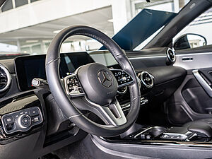 Mercedes-Benz CLA 250 e Progressive 20 navigation
