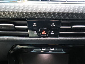 Volkswagen Golf VIII Variant R-Line 1,5 l eTSI DSG 19 navigation