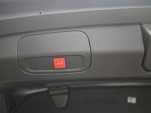 Peugeot 408 GT HYBRID 145 e-DSC6 61 navigation