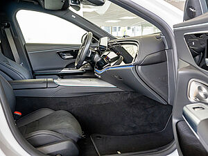 Mercedes-Benz E 200 4M AMG Sport Advanced Superscreen 2 navigation