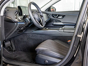 Mercedes-Benz E 300 e T Avantgarde Advanced Plus 22 navigation