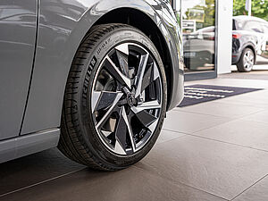 Peugeot 308 SW Allure BlueHDi 130 EAT8 5 navigation