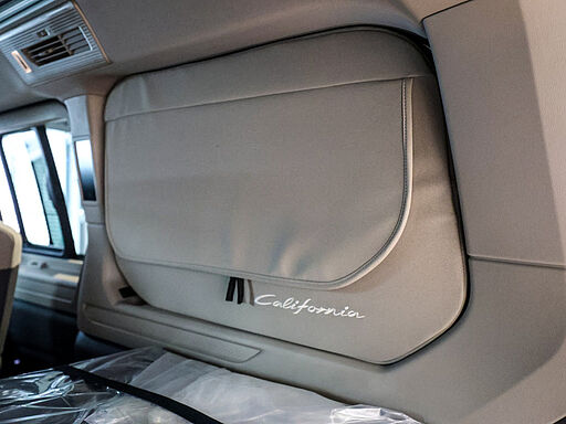 Volkswagen T7 California 2.0 TDI Beach Camper 42