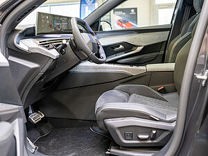Peugeot 5008 GT HYBRID 136 e-DSC6 20 navigation