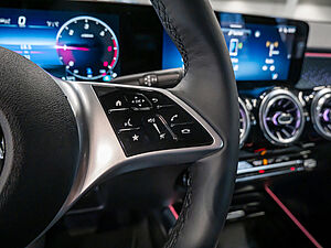 Mercedes-Benz GLB 200 d 15 navigation