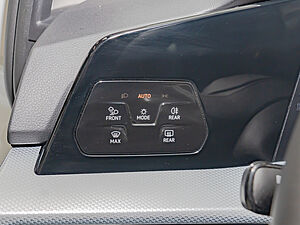 Volkswagen Golf VIII Variant Goal 2,0 l TDI DSG 27 navigation