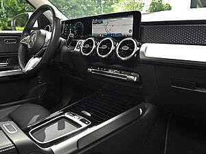 Mercedes-Benz GLB 220 4M Progressive Advanced 9 navigation