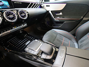 Mercedes-Benz A 45 AMG S 4M+ Aero 18 navigation