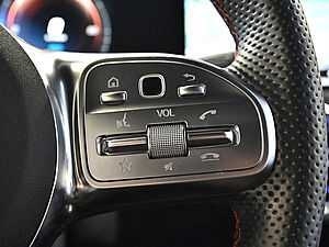Mercedes-Benz A 250 e AMG Line 18 navigation