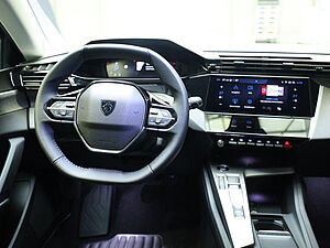 Peugeot 308 SW Allure HYBRID 136 e-DSC6 8 navigation