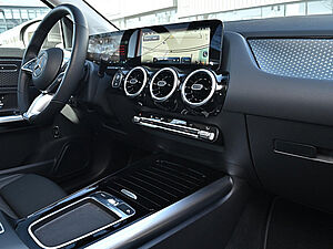 Mercedes-Benz GLA 180 Progressive 9 navigation