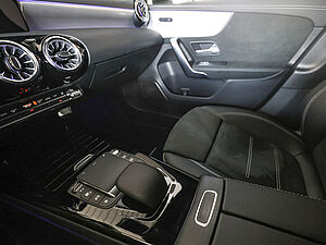 Mercedes-Benz A 250 e AMG Sport 15 navigation