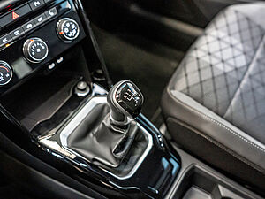 Volkswagen T-Roc R-Line 1.0 TSI 13 navigation