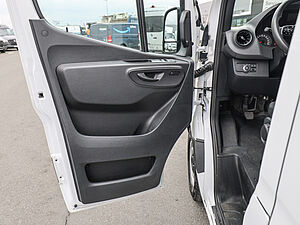 Mercedes-Benz Sprinter 317 CDI KA L3H2 27 navigation