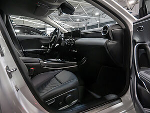 Mercedes-Benz A 250 e Progressive 3 navigation