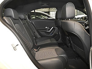 Mercedes-Benz A 250 e Progressive 5 navigation