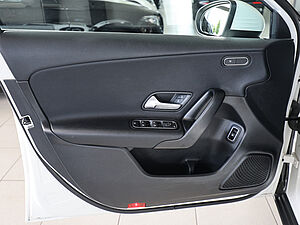 Mercedes-Benz A 250 e 29 navigation