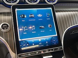 Mercedes-Benz GLC 300 4M AMG Line 10 navigation