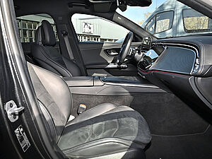 Mercedes-Benz E 200 AMG Line 3 navigation