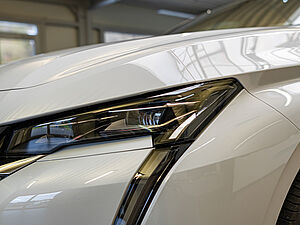 Peugeot 308 SW GT HYBRID 136 e-DSC6 27 navigation