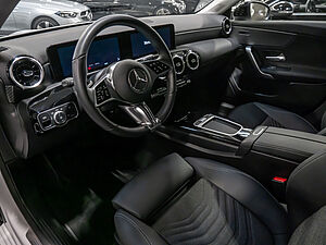Mercedes-Benz A 250 e Progressive 9 navigation