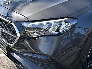 Mercedes-Benz E 200 AMG Line 30 navigation